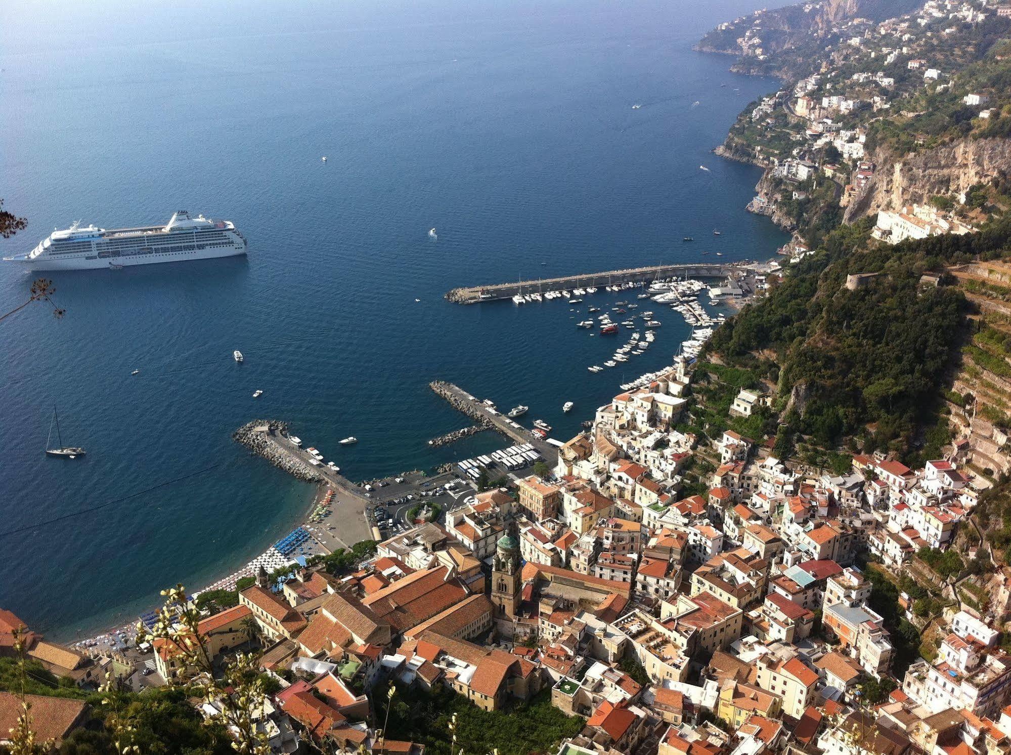 Albergo L'Antico Convitto Amalfi Bagian luar foto